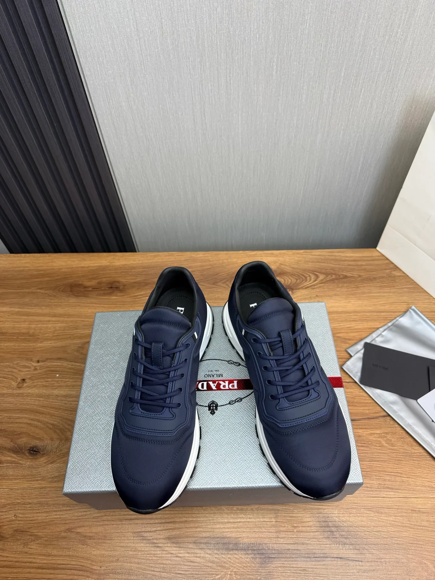 Men's shoes 💰560💰 [PRADA] Popular men's shoes shipped 👏Official website synchronized ⬆️Original imported waterproof fabric + cowhide lining, 1⃣️:1⃣️reproduction, original sole, 38-45 (45. Customized, non-refundable)